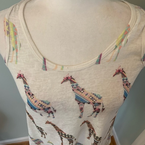 Moa Moa giraffe motif tank top, size S - Picture 5 of 5